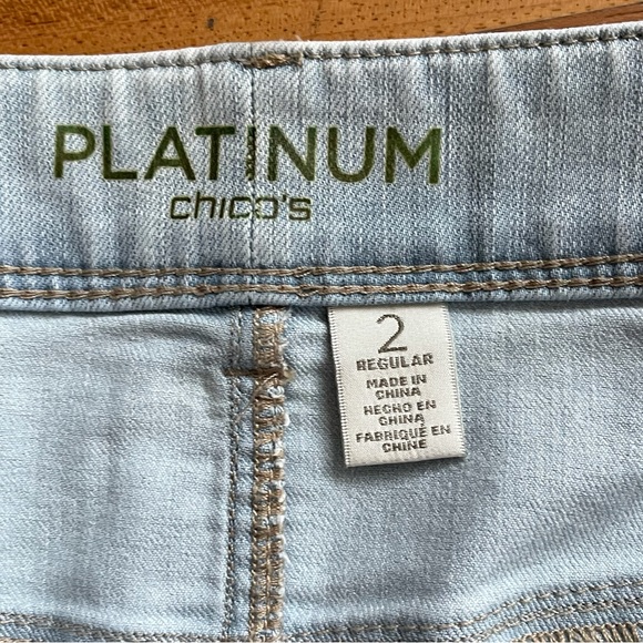 CHICO'S PLATINUM DENIM Ultimate Fit Jeans SIZE 2R 12-14 LARGE Light Blue - Picture 2 of 6